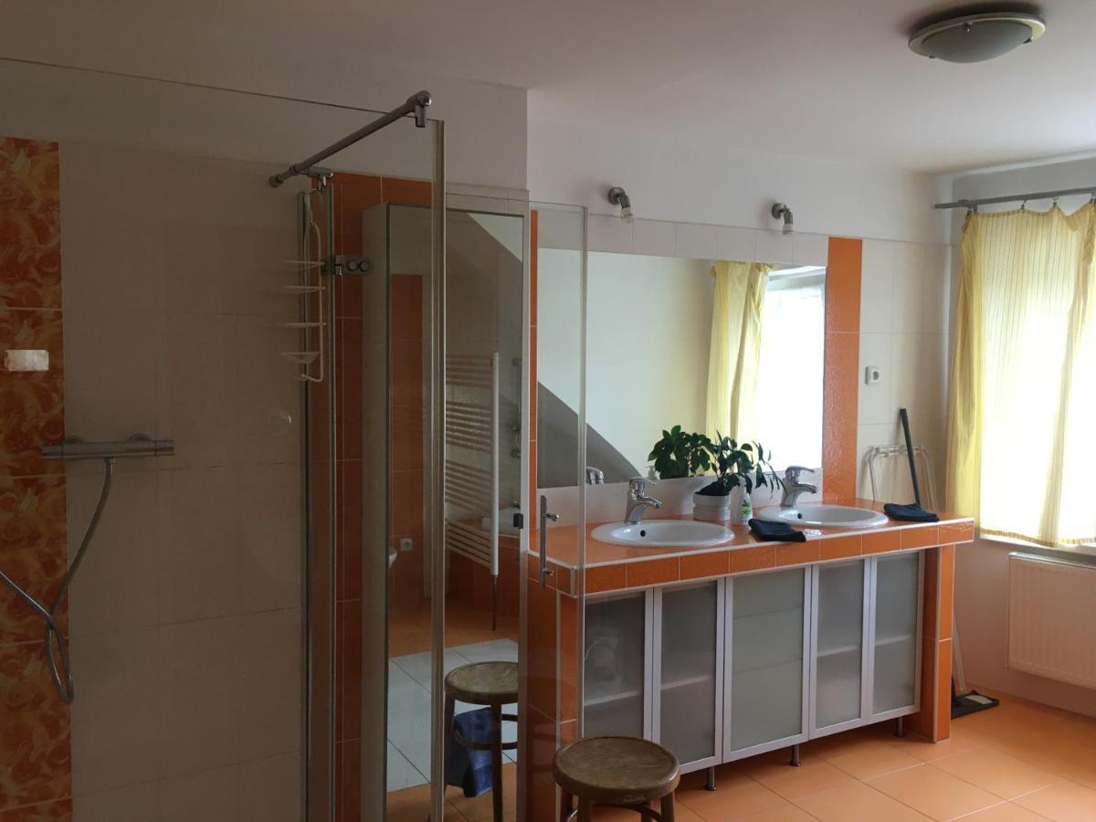 Ubytovani Husova 842 Apartment Turnov Luaran gambar